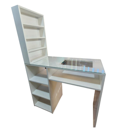 mesa de manicura con vidrio
